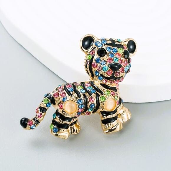 Brooch Tiger 3D Metal Gold-Tone Pin with Multicolor Rhinestones - Picture 1 of 4